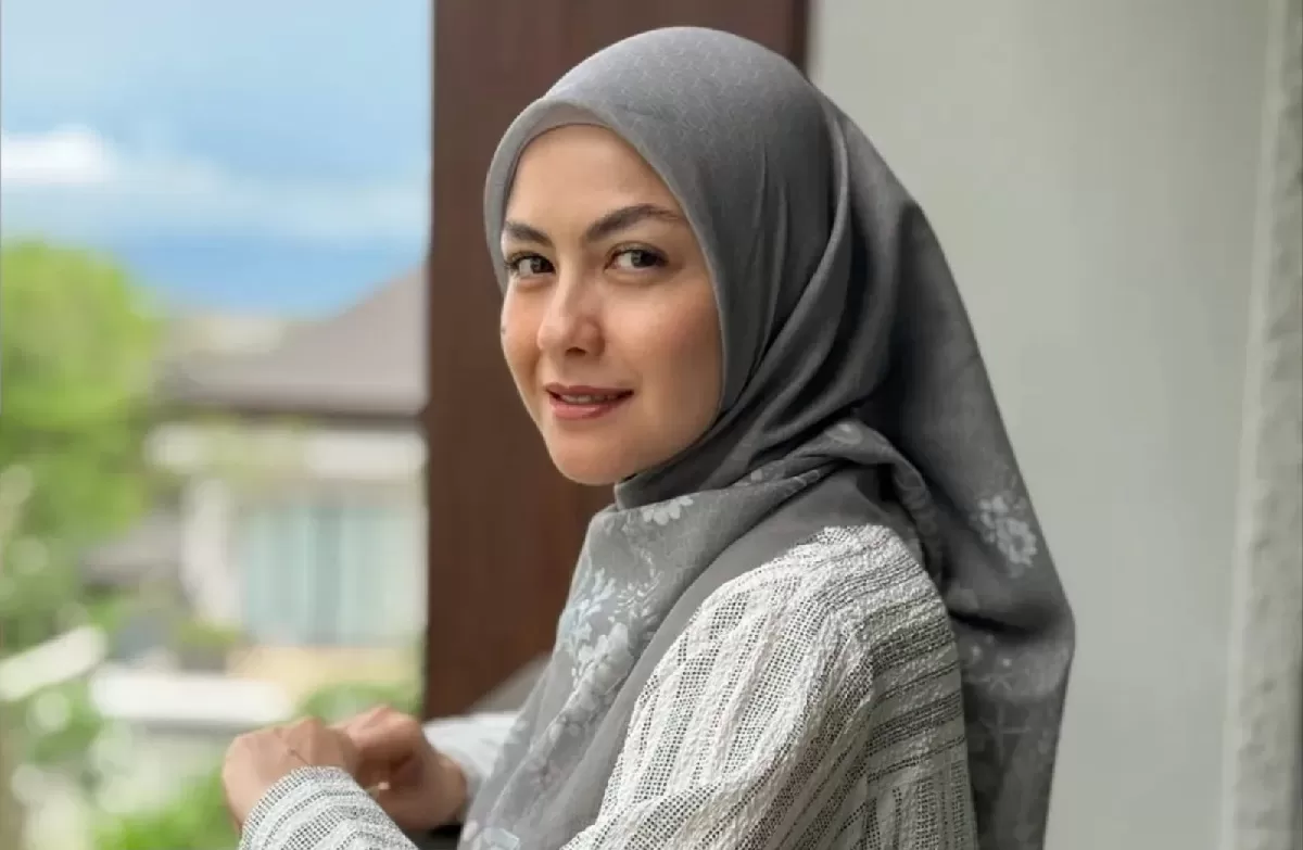 Revalina S. Temat mengagumi karakter Sarah yang diperankannya di film Tuhan, Benarkah Kau Mendengarku?. (Instagram @vatemat)