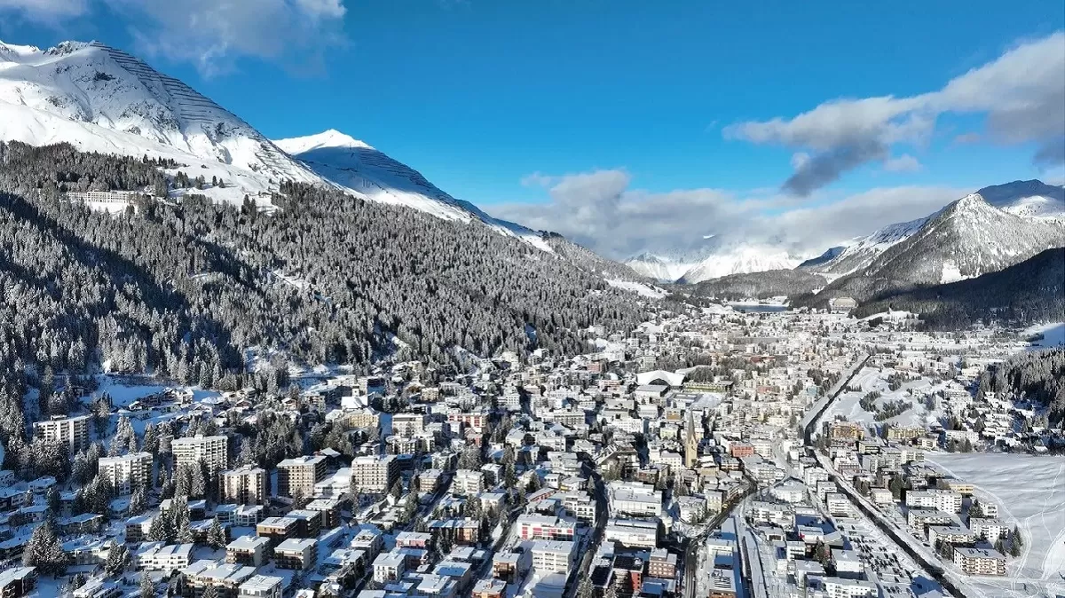 Davos, kota kecil berpenduduk 10.000 di Pegunungan Alpen, Swiss, yang setiap tahun menjadi tuan rumah World Economic Forum. (Weforum.org)