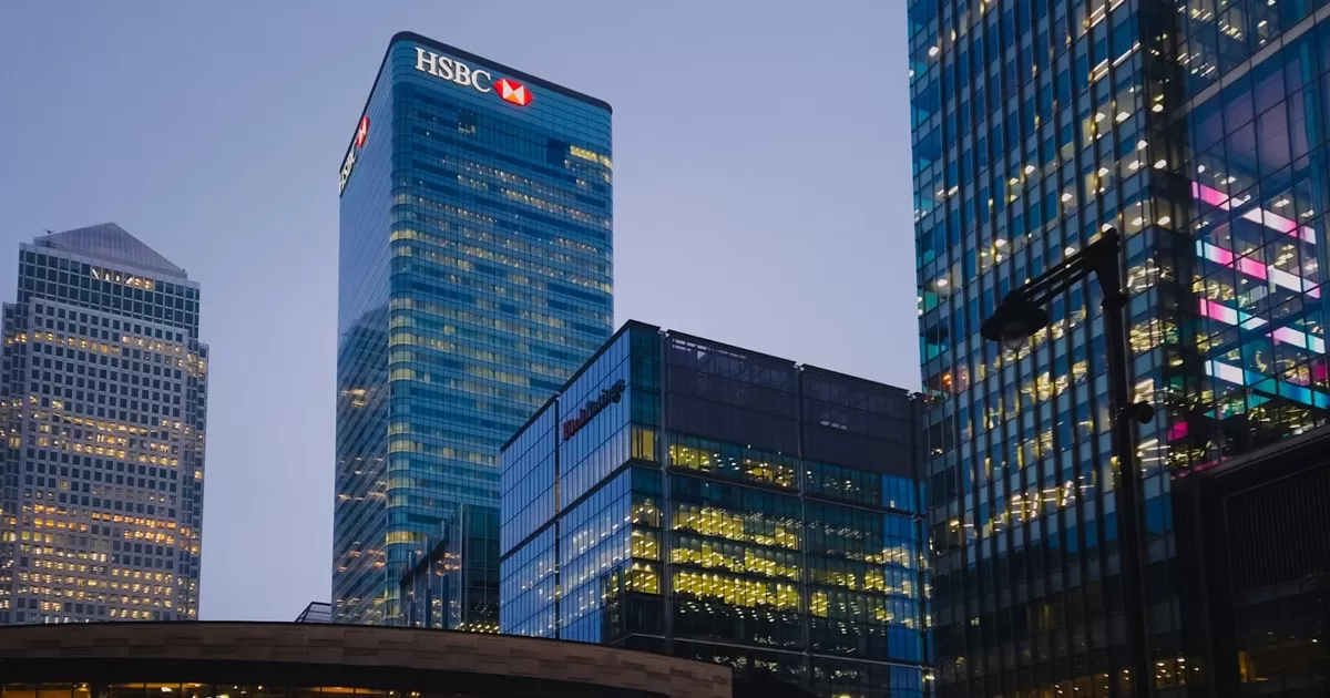 Ilustrasi: HSBC Indonesia membuka lowongan magang untuk bergabung dalam Traded Risk Internship Programme di departemen Risk and Compliance. (Unsplash/Trevor Bittner)