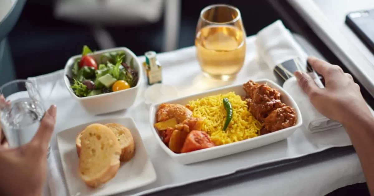 Cathay Pacific menjadi salah satu maskapai penerbangan yang menyajikan hidangan terbaik di kelas Premium Economy. (Cathay Pacific)