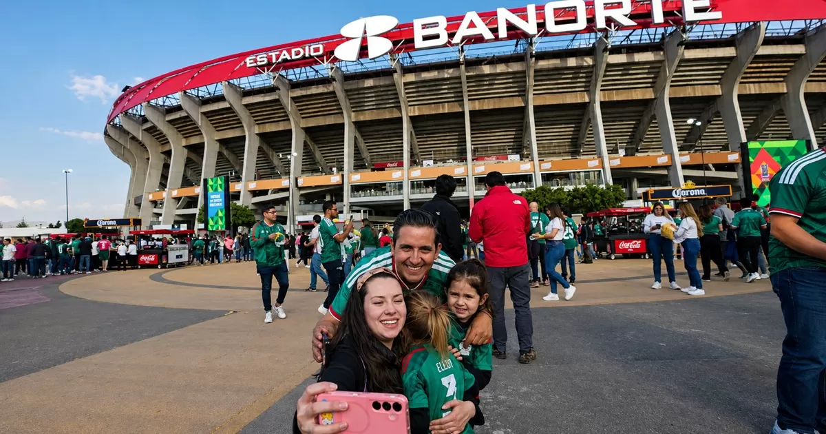 Pembukaan Piala Dunia 2026 di Azteca Stadium, Mexico City, akan dibanjiri oleh para penggemar bola dari seluruh dunia. (Daily Camera)