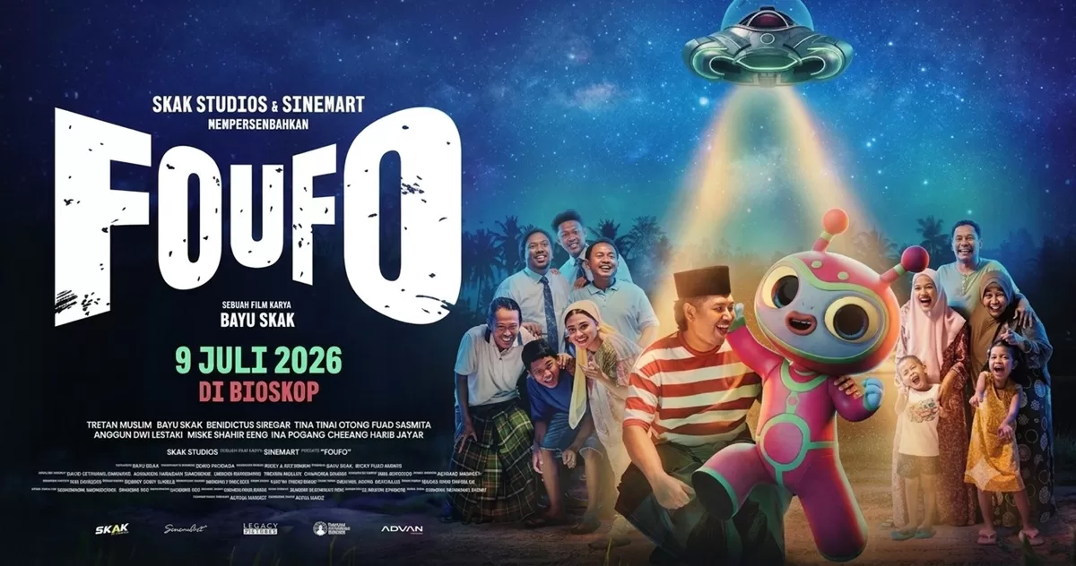 Film "Foufo" mengisahkan Muslim (Tretan Muslim), pedagang barang rongsok di Kampung Rombeng, Madura, yang menemukan bangkai UFO berikut awaknya. (Youtube @cinema21)