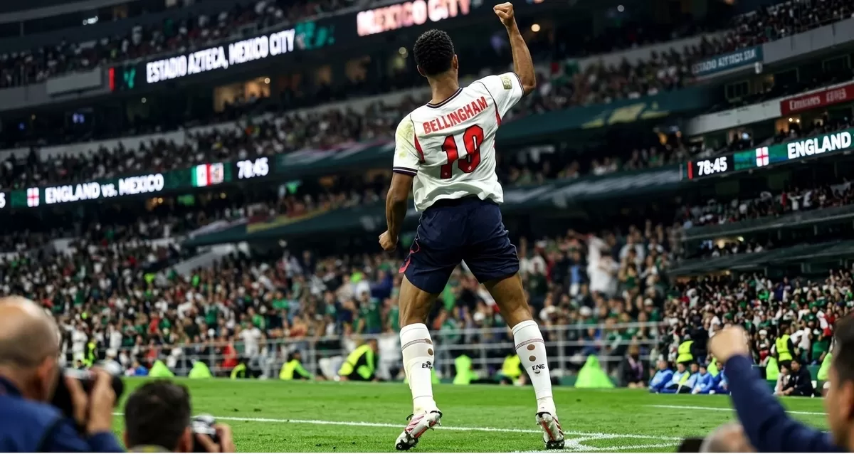 Jude Bellingham menjadi tren setter pemain sepak bola yang suka membolongi kaos kaki di bagian betisnya. Ternyata ada penjelasan ilmiah terkait hal ini.   (Instagram Jude Bellingham/Google Gemini)