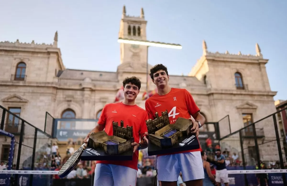 Peringkat 1 dunia padel, Arturo Coello (kanan) bukti dominasi Spanyol di lapangan padel. Ekosistem olahraga yang baik menjadi bukti dominasi Spanyol di sepakbola dan padel. (Instagram Arturo Coello )