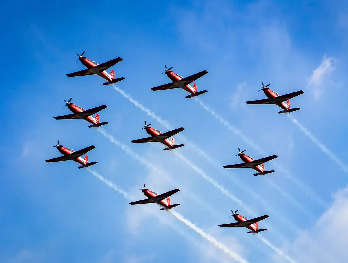 Jupiter Aerobatic Team (JAT) adalah tim aerobatik resmi Indonesia yang dimiliki oleh TNI AU. Berisikan instruktur penerbang berpengalaman, dimana salah satu tugasnya adalah menjadi duta dirgantara Indonesia.  (instagram resmi Jupiter Aerobatic Indonesia )