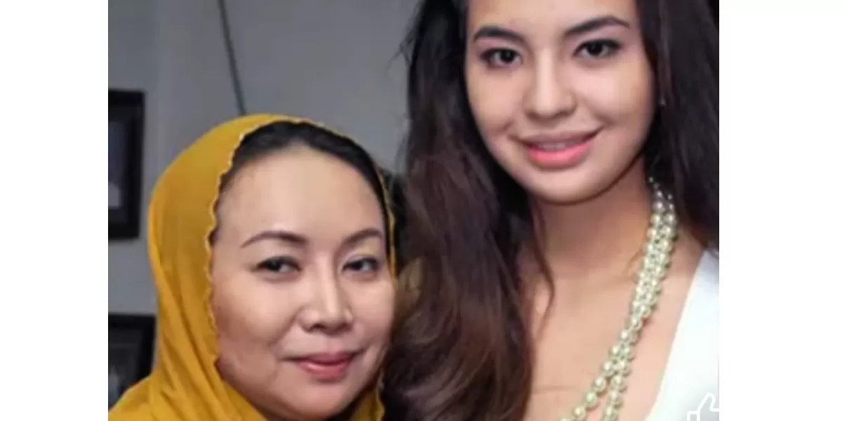 Ibu Manohara Daisy Fajrina dan Manohara (YouTube Masnah AK)