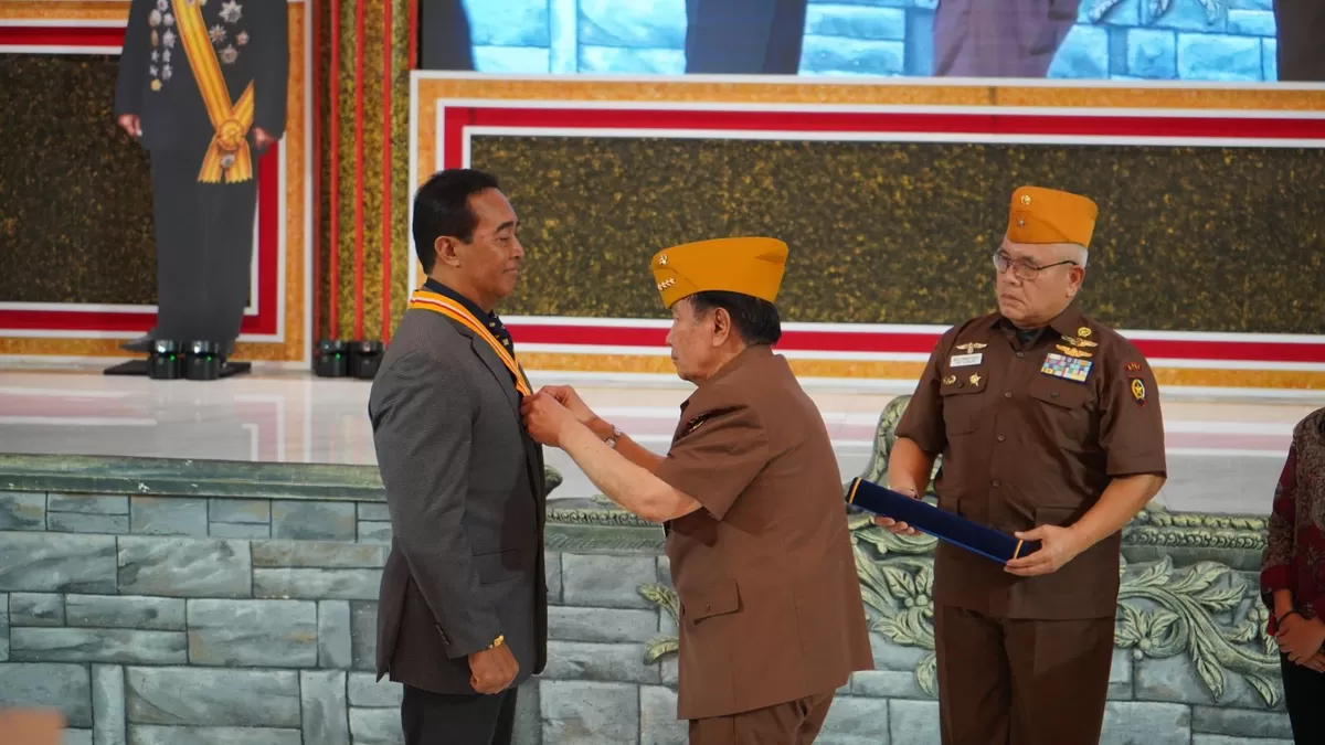 Anugerah untuk Jenderal TNI Purn Andika Perkasa (Izhar/Kilat.com)