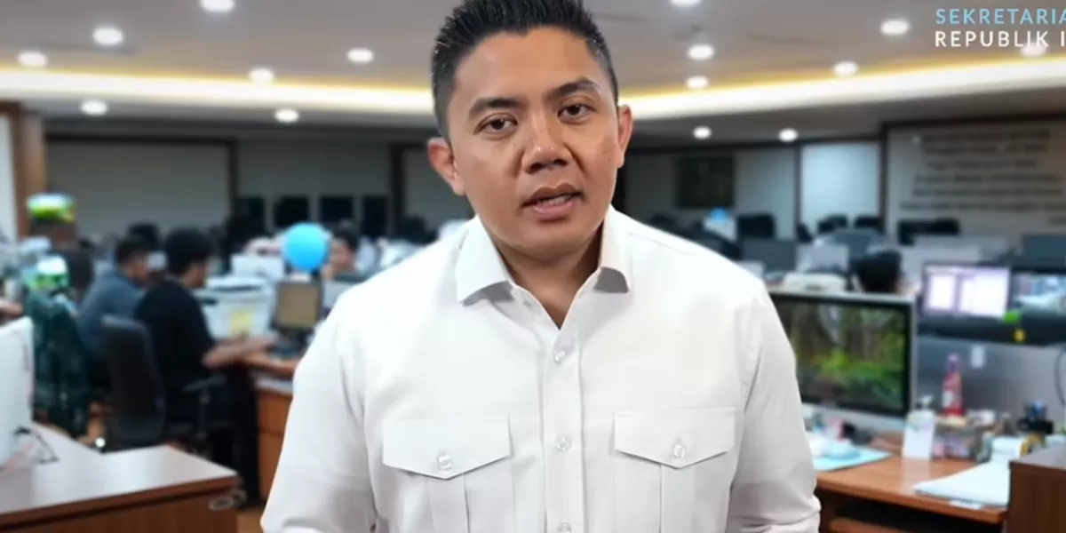 Seskab Teddy Indra Wijaya