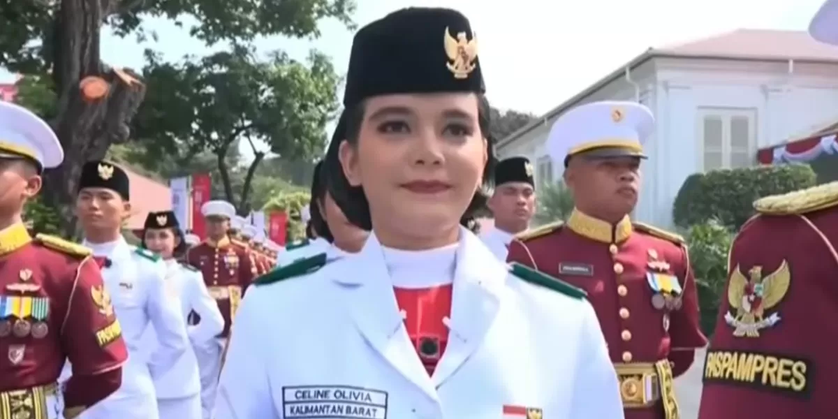 Celina Olivia pembawa baki di Upacara HUT RI ke 81 di Istana Merdeka (YouTube Sekretariat Presiden)