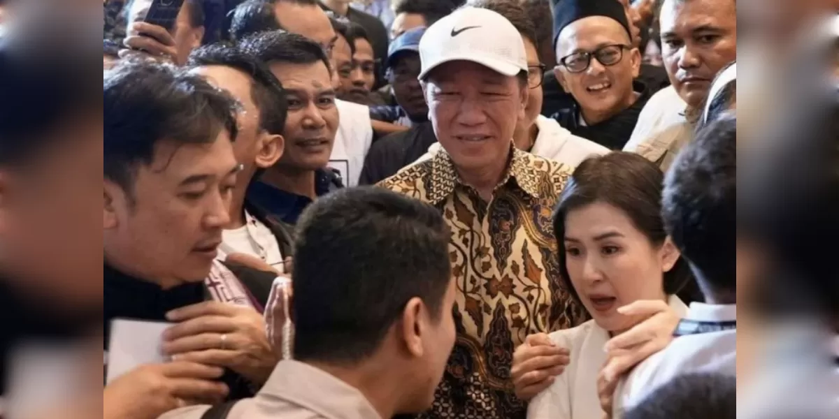 Jokowi tiba di Makassar disambut elite PSI (Instagram @makassarsociety)
