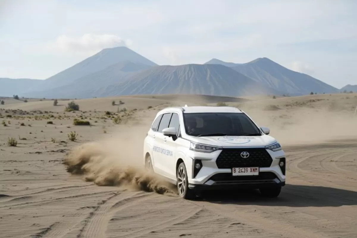 Dibanderol Harga Mulai Rp303 Juta, Ini Perbedaan Varian Toyota Veloz Hybrid EV 2026. (Toyota)