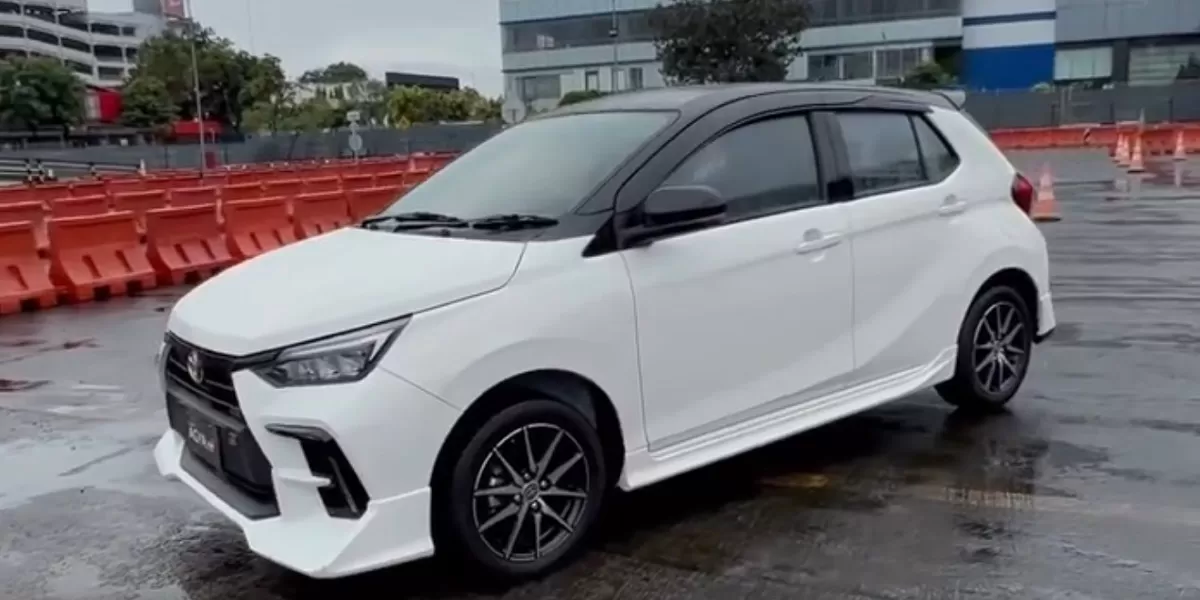 Toyota Agya GR Sport 2026 hadir dengan cicilan ringan mulai Rp4 jutaan dan pajak terjangkau. City car sporty irit BBM terbaik