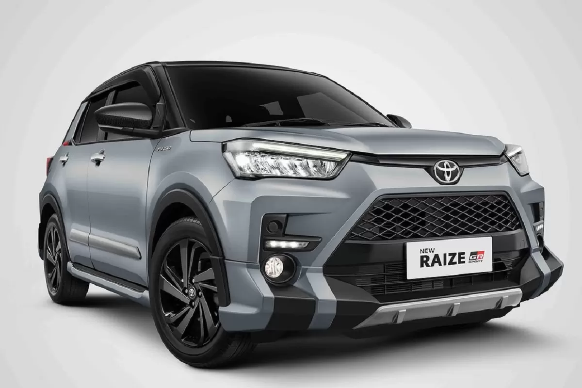 Toyota New Raize 2026 hadir dengan desain sporty, fitur canggih, performa tangguh, dan harga terjangkau di segmen Low SUV Indonesia