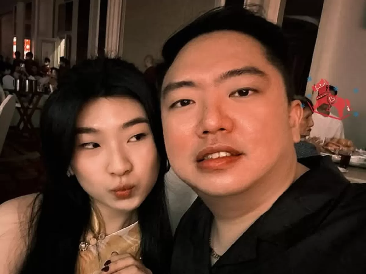 Belvin Tannadi viral karena kasus manipulasi saham. OJK denda Rp5,35 miliar. Simak profil influencer saham ini di sini!