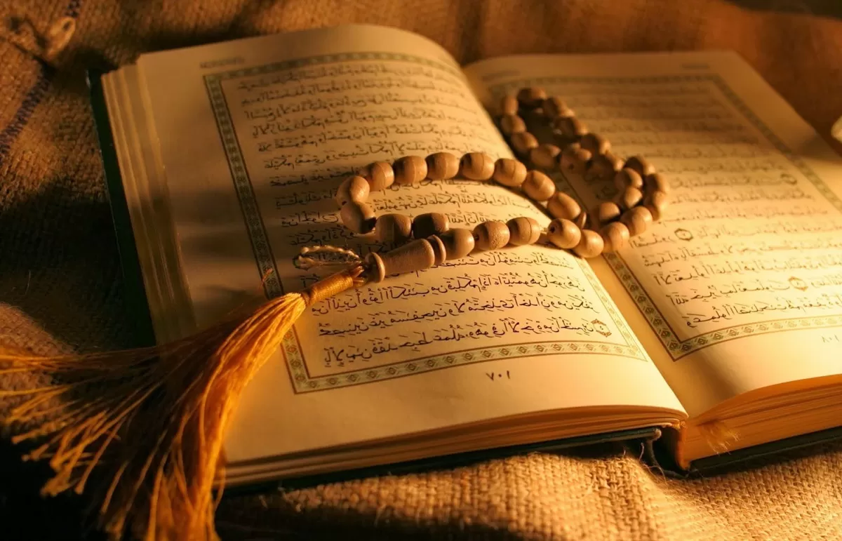 Urutan Juz 1&ndash;30 Al Quran Lengkap dengan Daftar Surat, Panduan Khatam 30 Hari Selama Ramadhan 2026. (Unplash)
