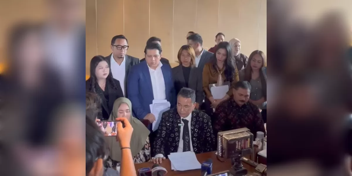 Hotman Paris sebut tak ada bukti Fandi tahu 2 ton sabu (Instagram @indrasihombingofficial)