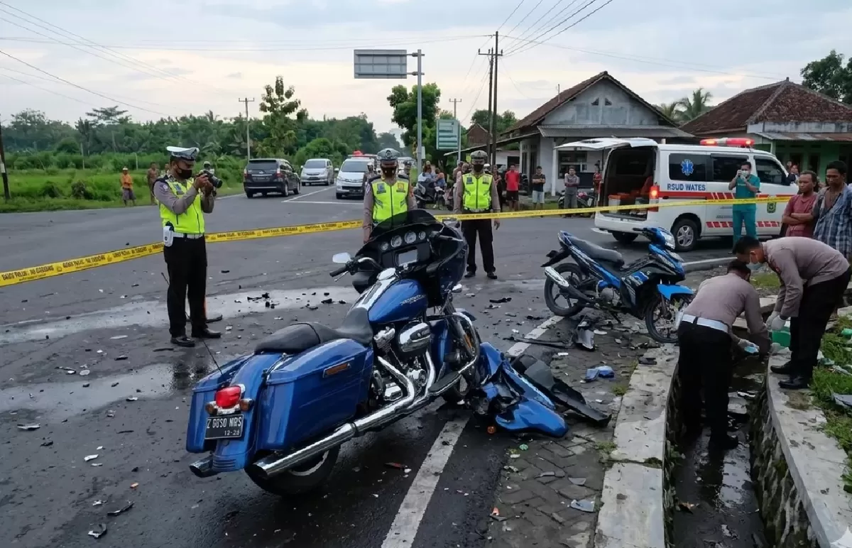 Kecelakaan moge di Kulon Progo tewaskan Anis Syarifah, istri pemilik rokok HS. Polisi selidiki penyebab insiden tragis di Perempatan Mlangse