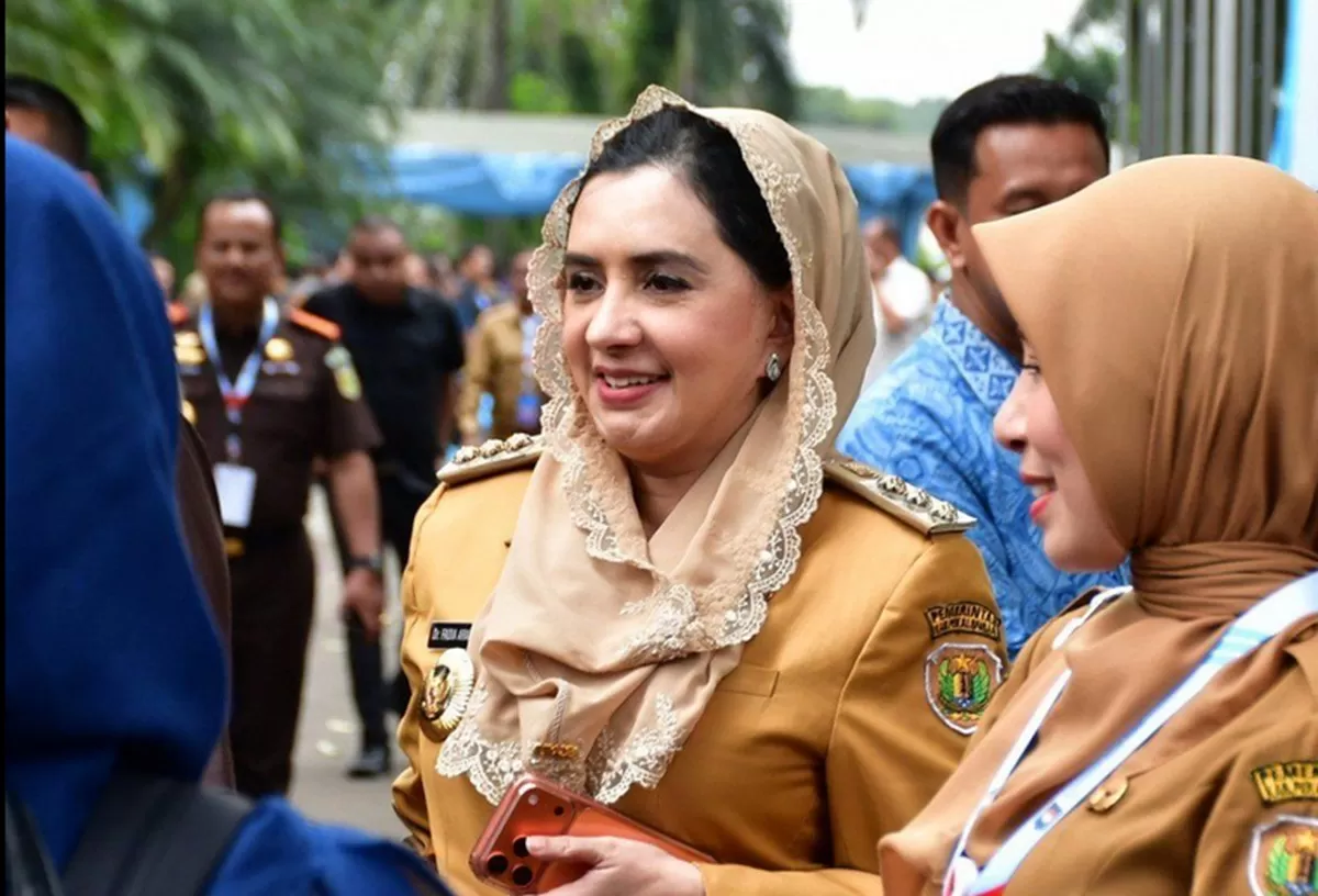 Profil Fadia Arafiq, dari Penyanyi Cilik &lsquo;Cik Bum Bum&rsquo;, Bupati Pekalongan, Lalu Terjerat OTT KPK. (Instagram/@fadiaarafiq.official)