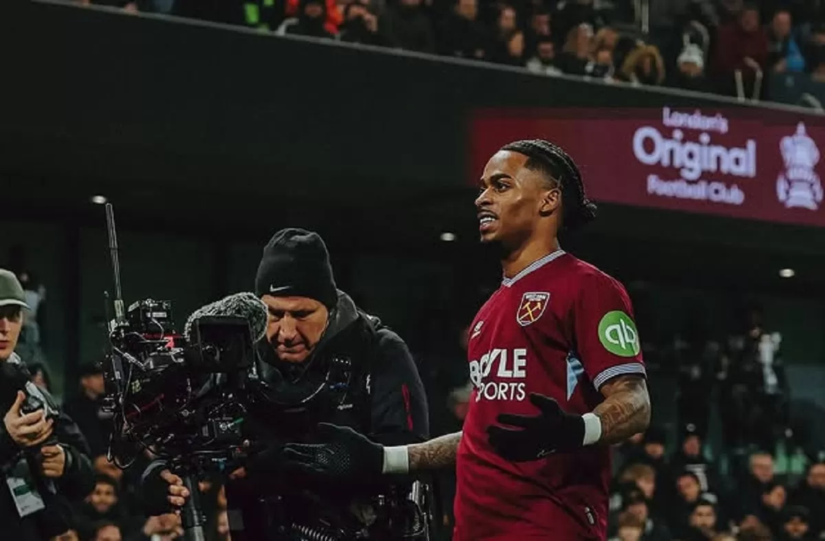 Laga Fulham vs West Ham berakhir 0-1 untuk The Hammers berkat aksi gemilang Mads Hermansen dan gol Crysencio Summerville.