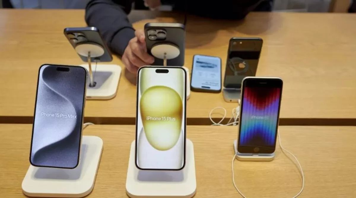 Jelang Lebaran, Harga iPhone Turun hingga Rp7 Juta, Termasuk iPhone 17. (iBox)