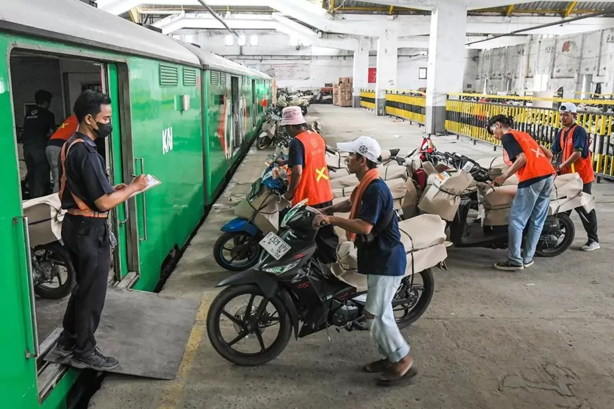 Cara Daftar Angkutan Motor Gratis Mudik Lebaran 2026, Ini Syarat dan Rute Program Motis. (ANTARA FOTO/SULTHONY HASANUDDIN)