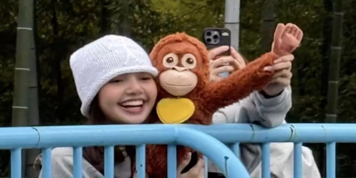 Lisa BLACKPINK mengunjungi Punch (Instagram @lalalisa_m)