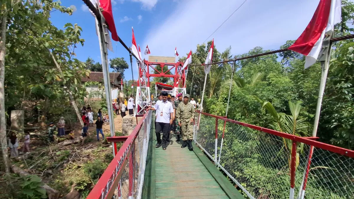 Jembatan Perintis Garuda Siliragung Banyuwangi gotong royong TNI dan Rakyat yang merupakan bagian dari program pembangunan 218 jembatan diresmikan. (Dok. Kodim Banyuwangi)