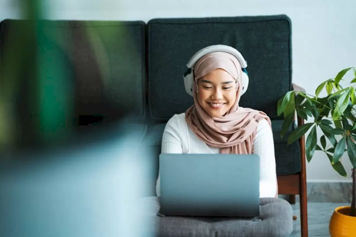WFH ASN dan Swasta Mulai Berlaku Usai Lebaran, Pemerintah Targetkan Hemat BBM hingga 20 Persen. (Pixabay)