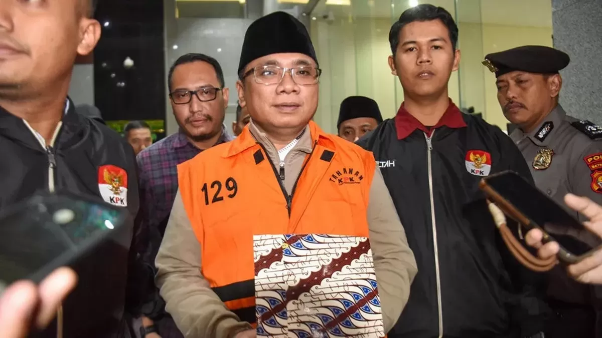 KPK Kembalikan Status Tahanan Yaqut Cholil Qoumas ke Rutan, Tunggu Hasil Pemeriksaan Kesehatan. ( ANTARA FOTO/Indrianto Eko Suwarso)