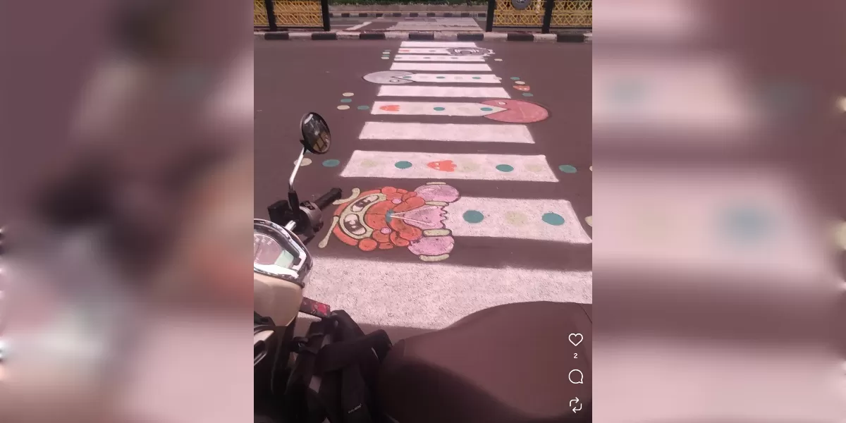 Foto Zebra cross unik bergaya Pac-Man muncul di Tebet (Instagram @runinkfar)