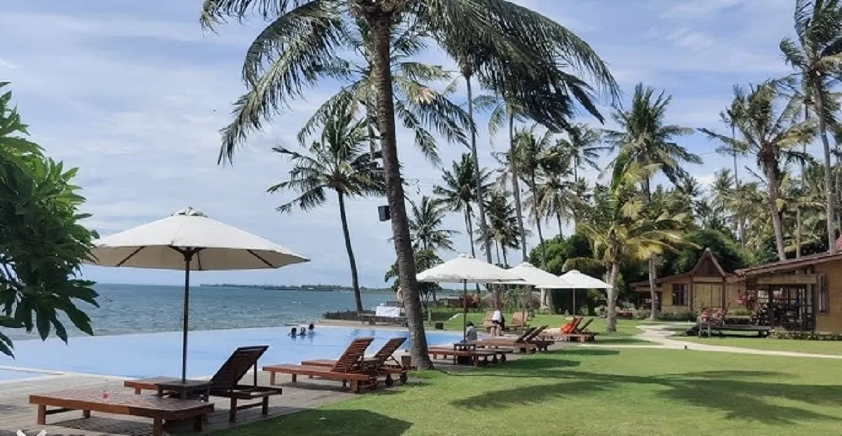 Pantai Solong Cocok untuk Menikmati Sunrise dari Villa So Long Banyuwangi