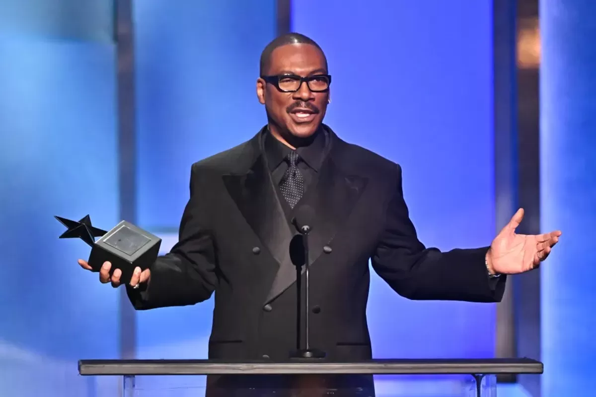 Eddie Murphy Terima Lifetime Achievement Award. (Instagram@afi)
