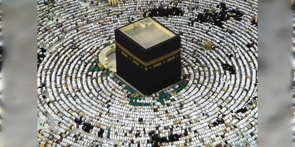 Ilustrasi Jemaah kini bisa cek kepadatan tawaf Masjidil Haram secara real-time (Pinterest @black_crow_888)
