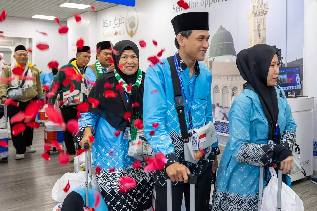 Jemaah haji tiba di Madinah disambut taburan bunga (MCH 2026)