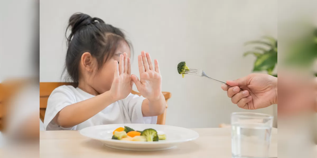 Ilustrasi Cara unik mengatasi anak picky eater (Desain AI )