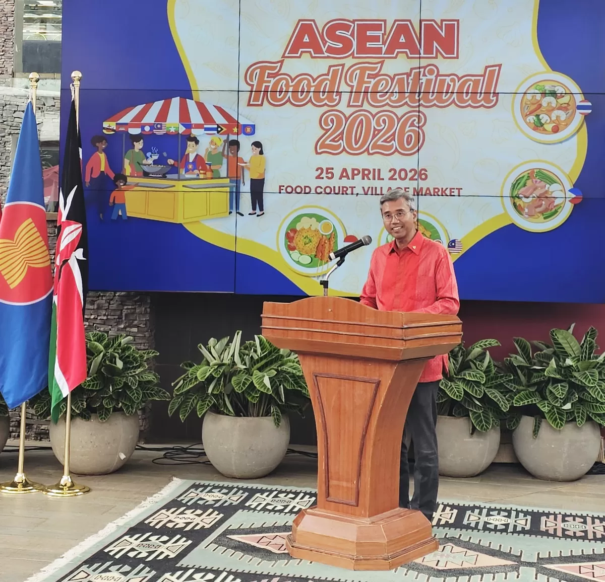 Dubes RI di Nairobi Witjaksono Adji, membuka ASEAN Food Festival (AFF) 2026 di Village Market (VM) Mall, Nairobi, Kenya (25/4/2026). (Dok. KBRI Nairobi )