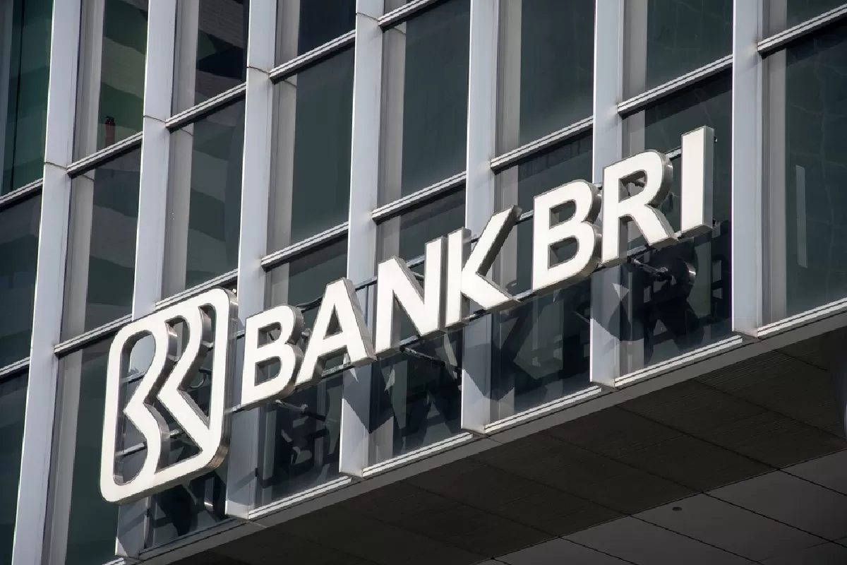 BRI bagikan dividen Rp52,1 triliun atau Rp346 per saham hari ini. Cek rincian laba BBRI dan jadwal cair