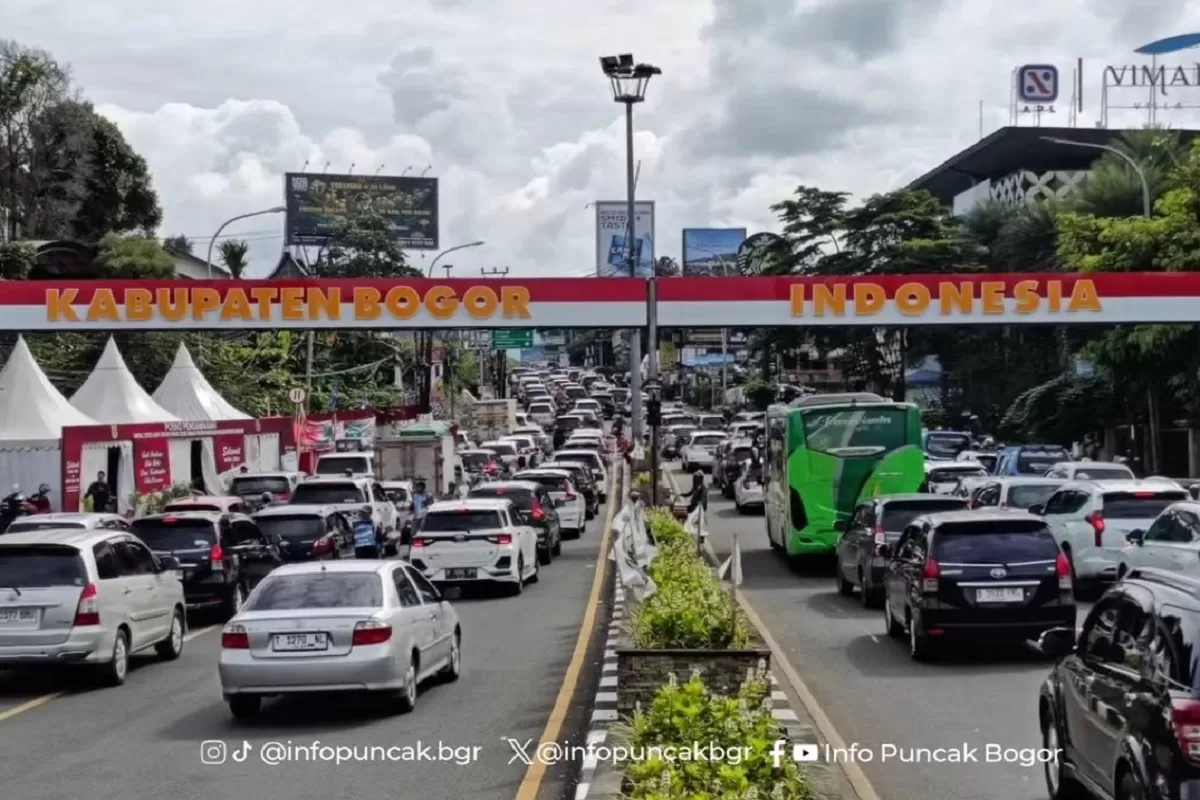 Navigasi lengkap jadwal buka tutup Puncak 9-10 Mei 2026. Info teknis one way, ganjil genap, &amp; optimalisasi jalur alternatif.