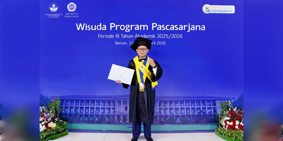  Djoko Slamet Pudjorahardjo 68 tahun, lulus S2 Fisika UGM dengan IPK 3,98 (Dok. UGM)
