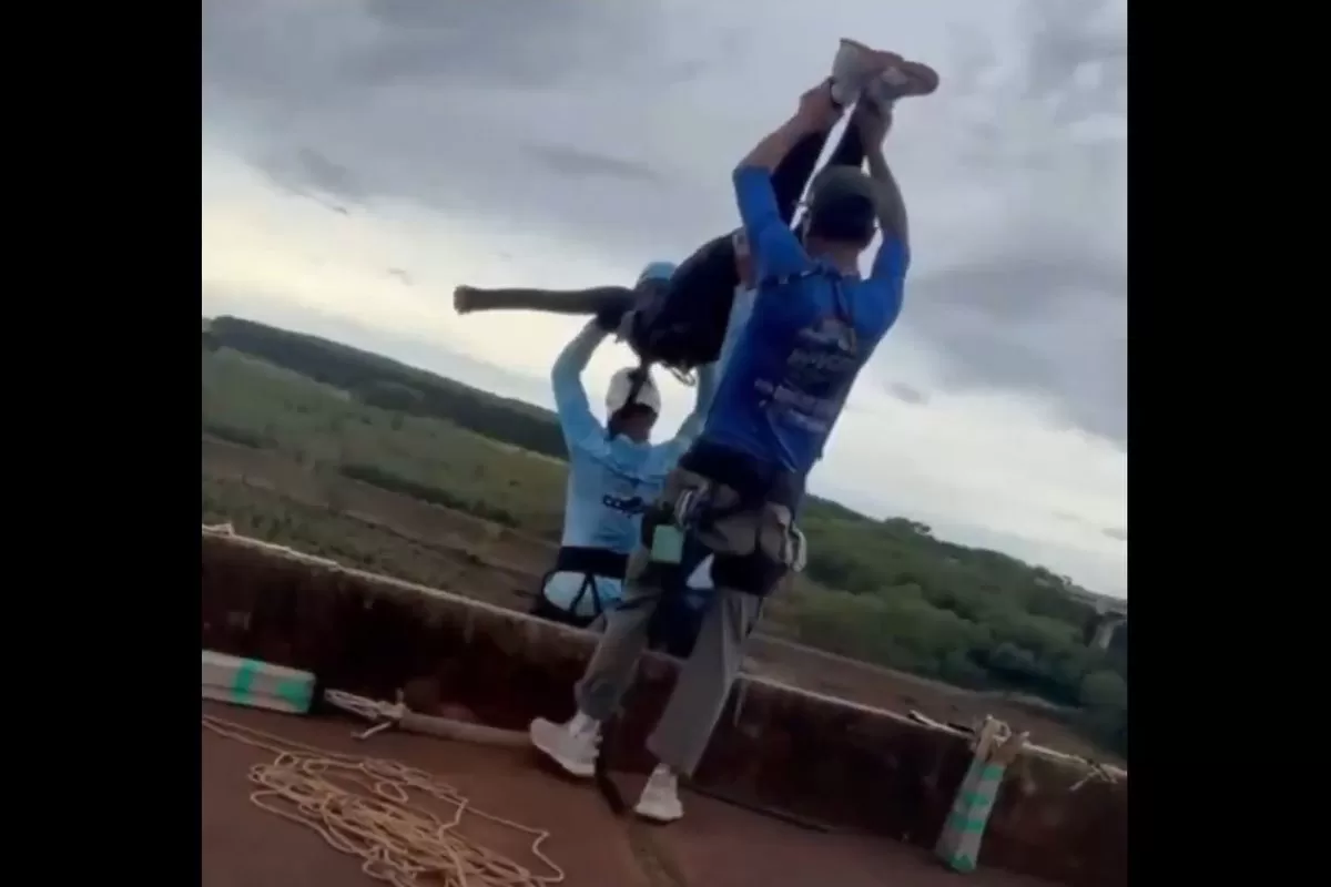 Gadis 21 tahun tewas saat bungee jumping di Brasil usai tali pengaman diduga tidak terpasang (X.com @rapidreport2025)