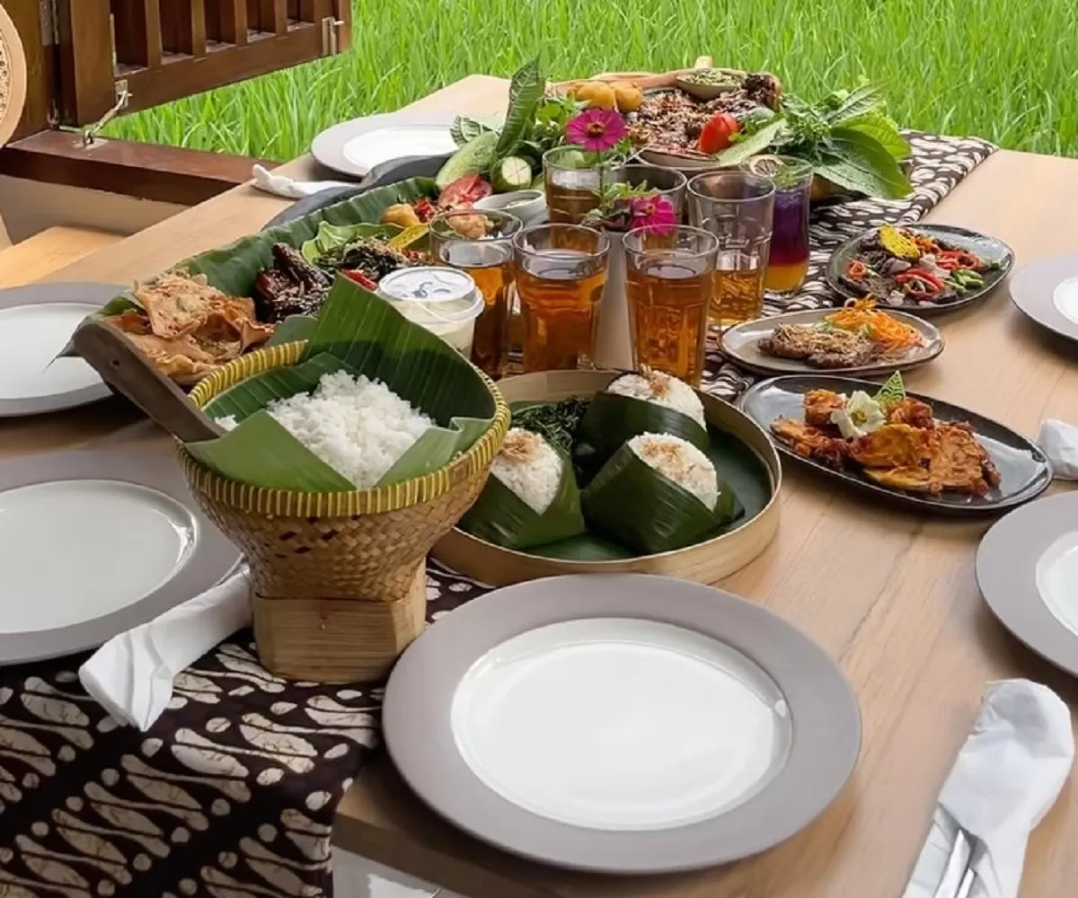 7 restoran Sunda terlezat di Bandung untuk makan bareng keluarga.