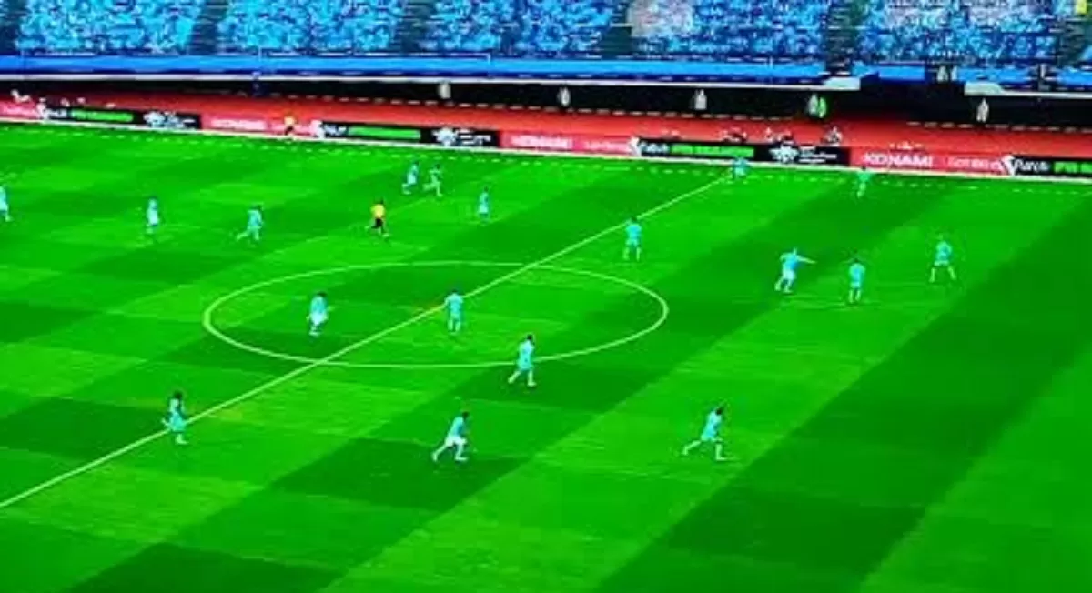 Cara umpan terobosan dan chipshoot akurat di PS4