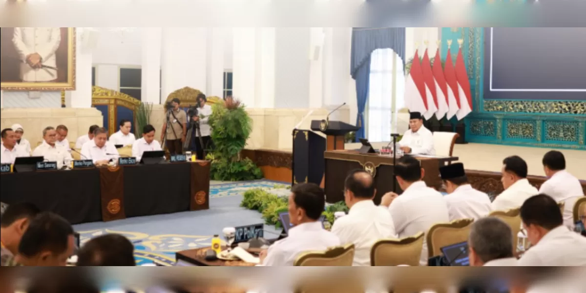 Prabowo Gibran tidak duduk berdampingan saat sidang kabinet memicu reaksi publik (Instagram @prabalegacy)