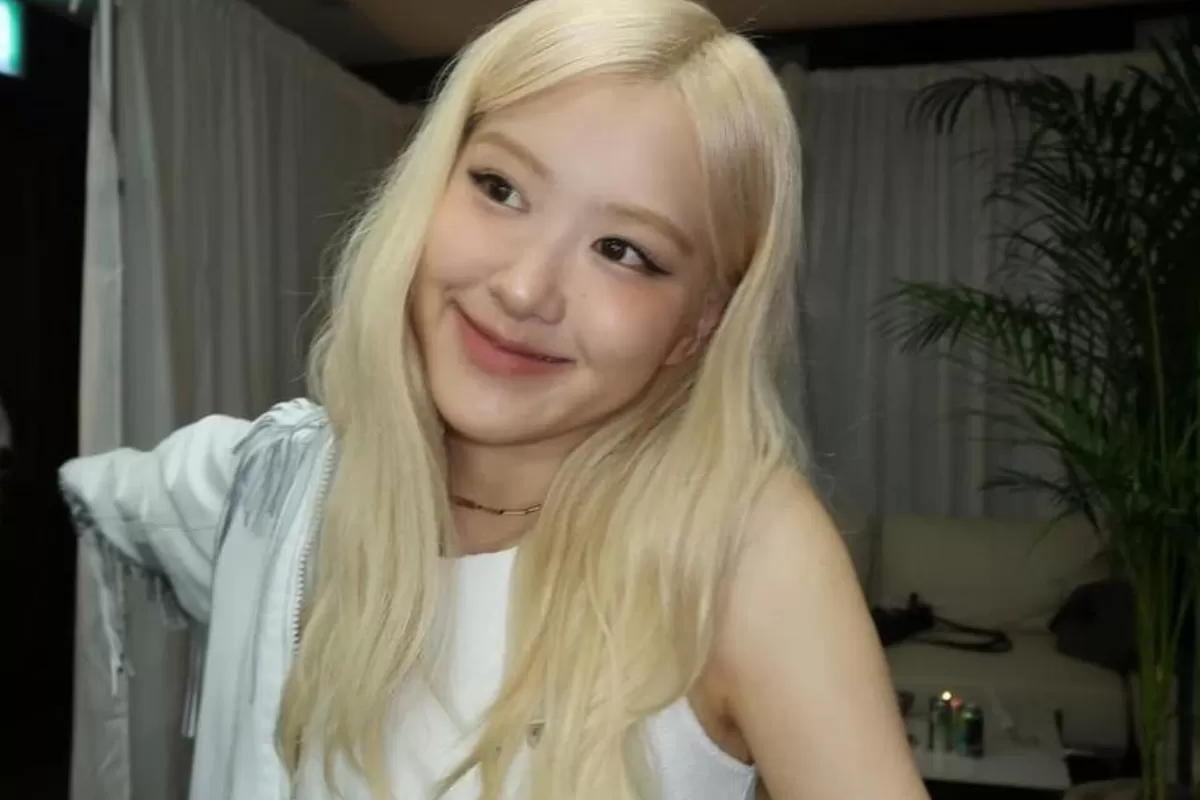 Tidak Ingin Hubungannya Diketahui Publik, Ros&eacute; BLACKPINK Ungkap Pernah Pacaran Sambil Menyamar Sebagai Nenek-nenek
