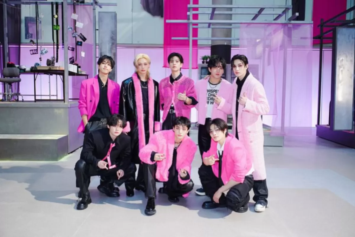 Stray Kids Meraih 100 Juta Views ke-8 dengan Video Musik 'CEREMONY' (JYP Entertainment)