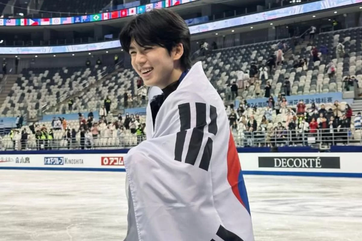 Siap Menjadi Aktor, Atlet Figure Skating Cha Junhwan Tandatangani Kontrak dengan Fantagio