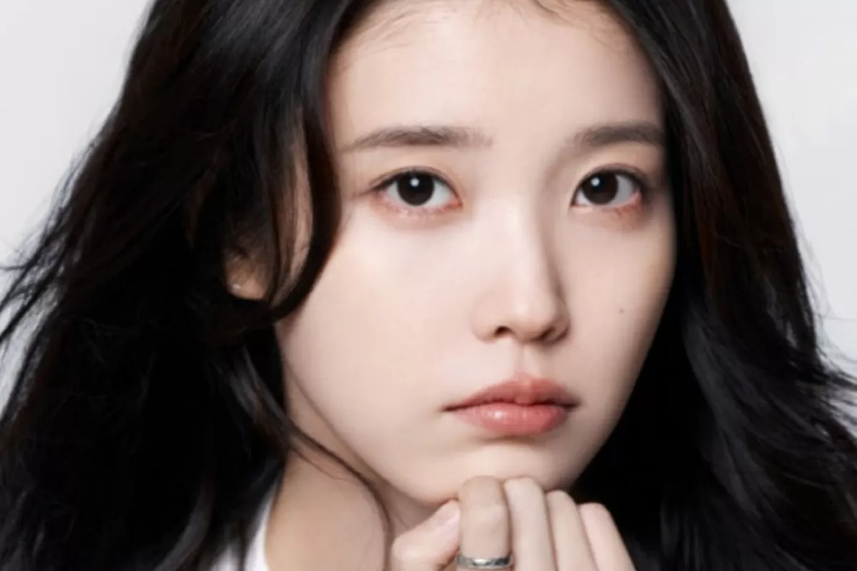 IU Donasikan 300 Juta Won Atas Nama Penggemar Dalam Rangka Rayakan Ulang Tahunnya (EDAM Entertainment)