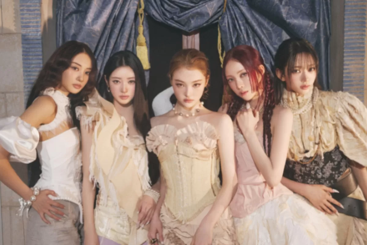 Mini Album Kedua MEOVV 'BITE NOW' Melampaui Penjualan 300 Ribu di Minggu Pertama  (THEBLACKLABEL)