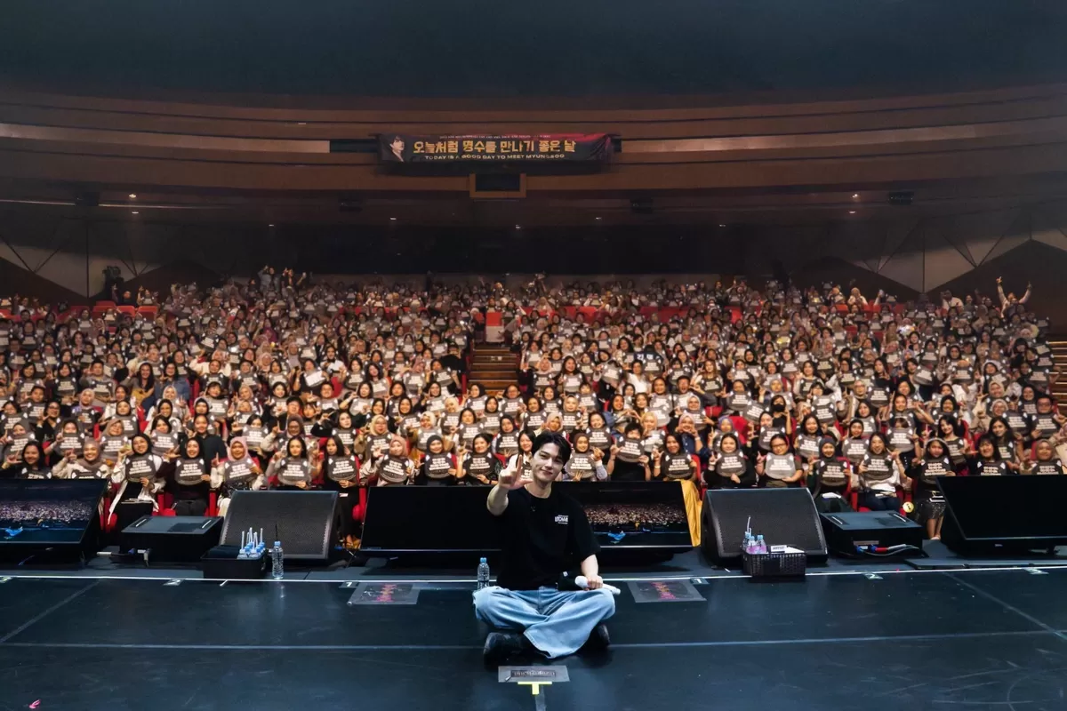 Kim Myungsoo (L) ketagihan kicau mania di Fan-Con Asia Tour <UNCHANGED> in Jakarta?