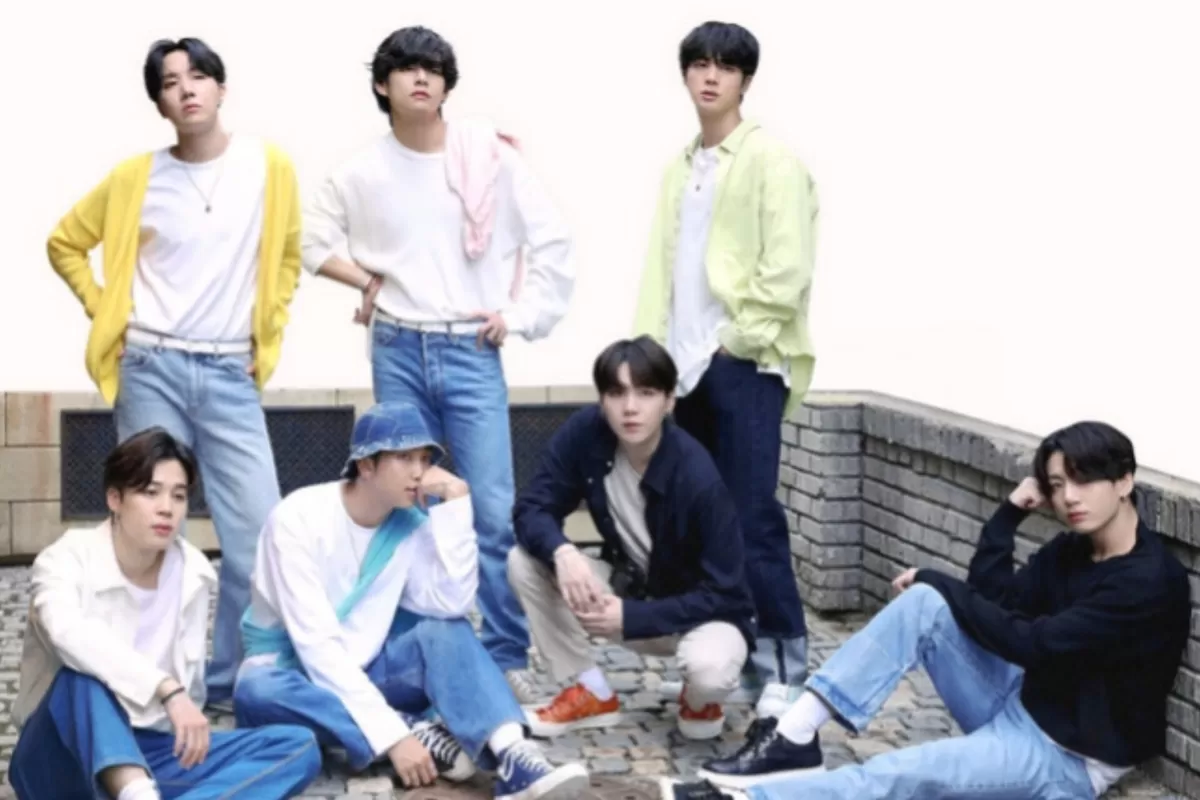 Lagu BTS 'Life Goes On' Mencapai 600 Juta Views di YouTube (BIGHIT MUSIC)